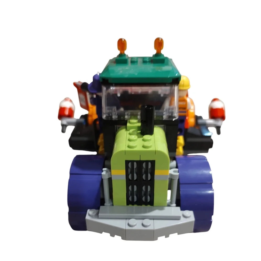 Retired Lego DC Comics Super Heroes Batman The Joker Steam Roller Set 76013